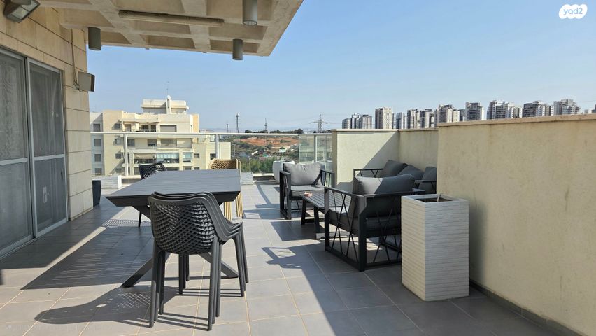 דופלקס, כפר גנים ג, פתח תקווה