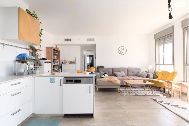 גג/ פנטהאוז, שמואל ירחינאי, צהלון, שיכוני חסכון, תל אביב יפו