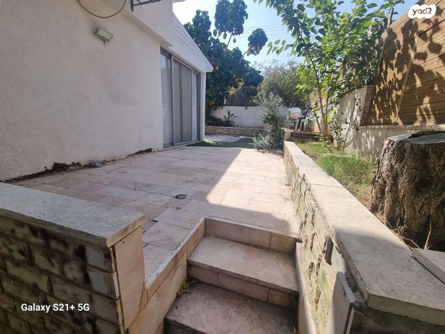 דו משפחתי, אירוס, שערי תקווה, שערי תקווה