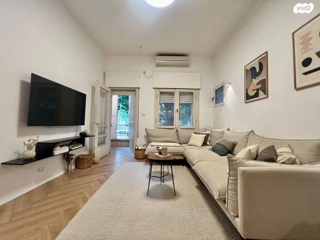 דירה, אמיל זולא, תל אביב יפו