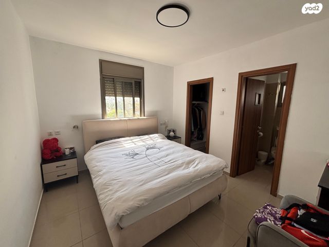 דירה, אהרון כצנלסון 4, נווה גן, פתח תקווה