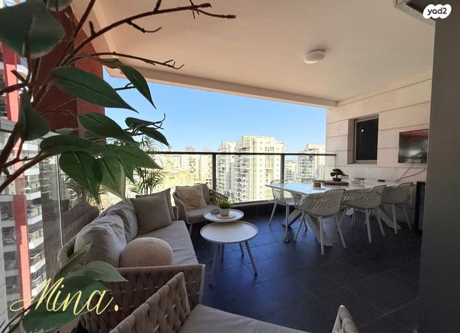 דירה, דרך העצמאות 35, ליבת העיר, יהוד מונוסון