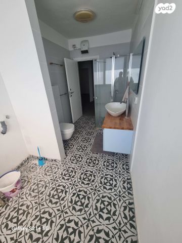 דו משפחתי, אירוס, שערי תקווה, שערי תקווה