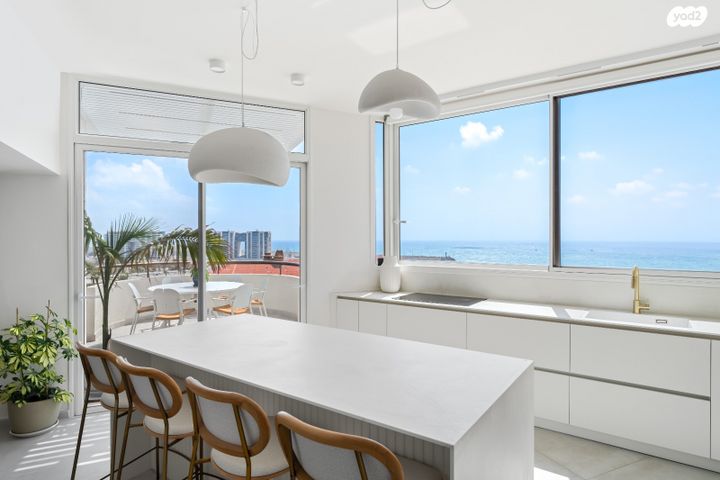 דירה, אלי לנדאו, הרצליה פיתוח, הרצליה