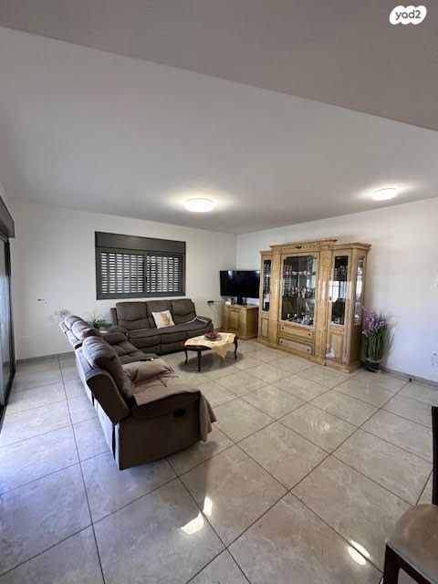 דירה, העצמאות, קרית אתא