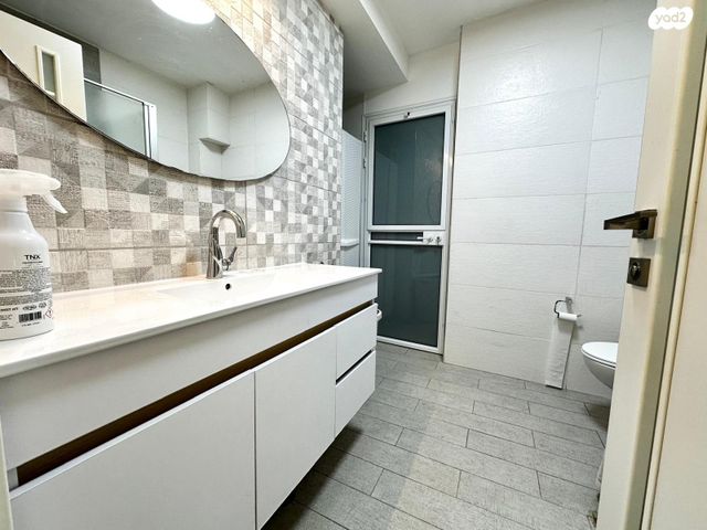 דירת גן, קרית שרת מערב, חולון