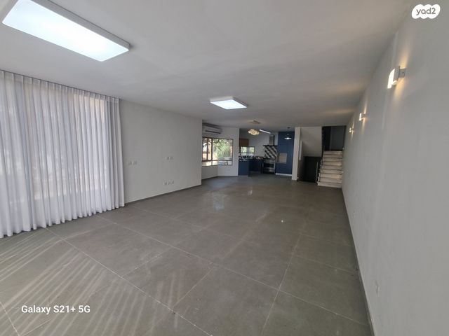 דו משפחתי, אירוס, שערי תקווה, שערי תקווה