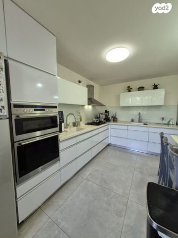 דירה, מורשה, רמת השרון