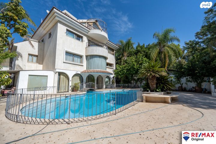 שכונת בן גוריון, מרכז העיר ג'