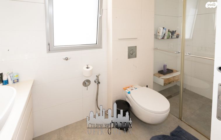 דירה, הרצליה