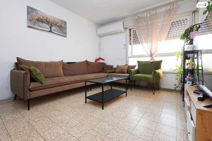 שדרות גולדה מאיר 10