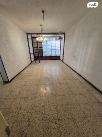 דירה, האחים טרבס 15, ד' / מערב מרכז העיר, רחובות