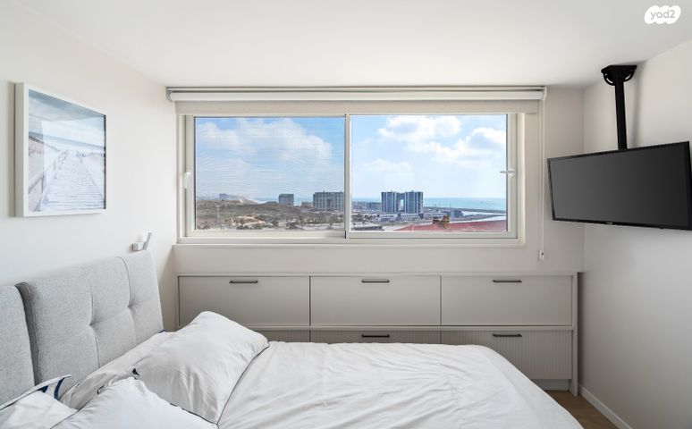 דירה, אלי לנדאו, הרצליה פיתוח, הרצליה