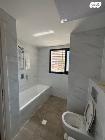 דירה, איתמר, חרוזים, רמת גן