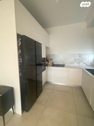 דירת גן, דולב, יצחק שמיר, נהריה