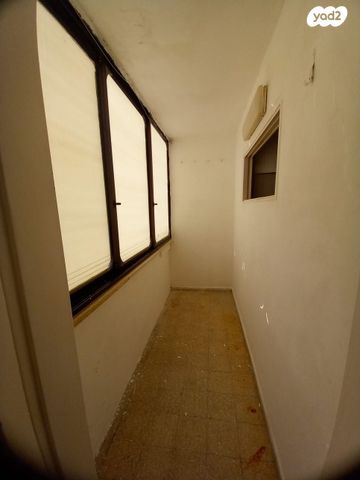 דירה, עמנואל אולסבנגר, קרית היובל, ירושלים