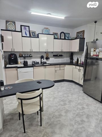 דירה, ברנהרד והרמן צונדק 38, רמות, באר שבע