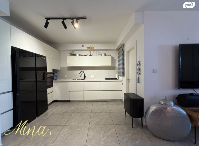 דירה, דרך העצמאות 35, ליבת העיר, יהוד מונוסון