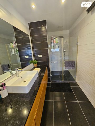 דו משפחתי, הוד הכרמל, דניה, חיפה