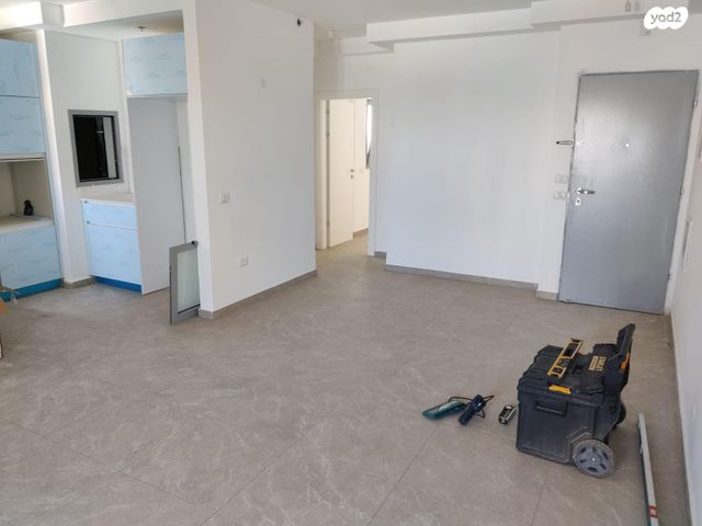 דירה, שרה אהרונסון, אזור הבילויים, רמת גן