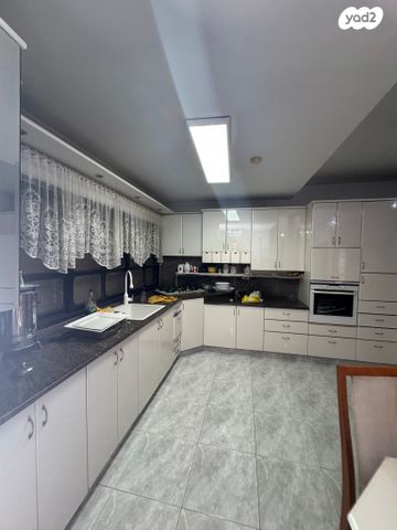 בית פרטי/ קוטג', הנביאים 44, נאות יהודית ונווה ארזים, חולון