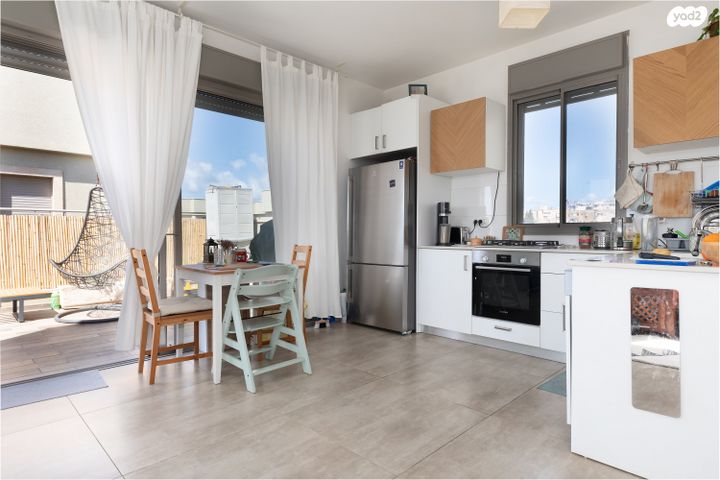 גג/ פנטהאוז, שמואל ירחינאי, צהלון, שיכוני חסכון, תל אביב יפו