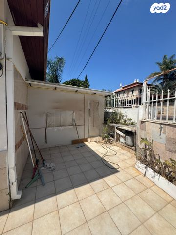 בית פרטי/ קוטג', הנביאים 44, נאות יהודית ונווה ארזים, חולון