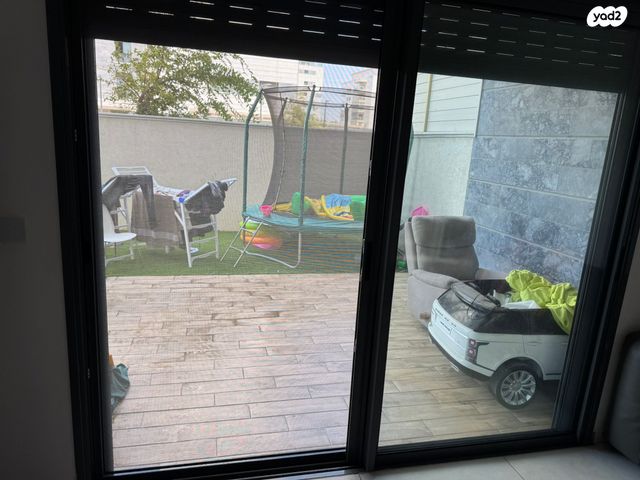 דירת גן, דולב, יצחק שמיר, נהריה