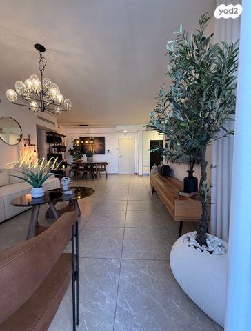 דירה, דרך העצמאות 35, ליבת העיר, יהוד מונוסון