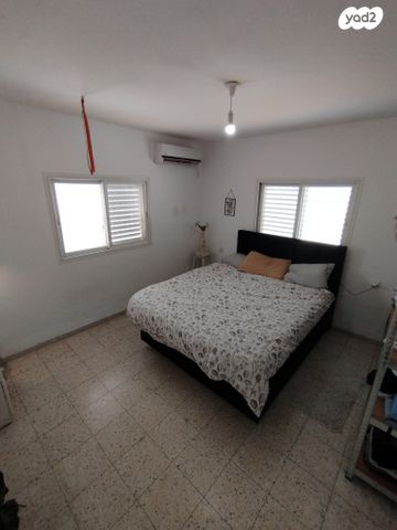 דירת גן, שטרית, שיכון ב, טבריה