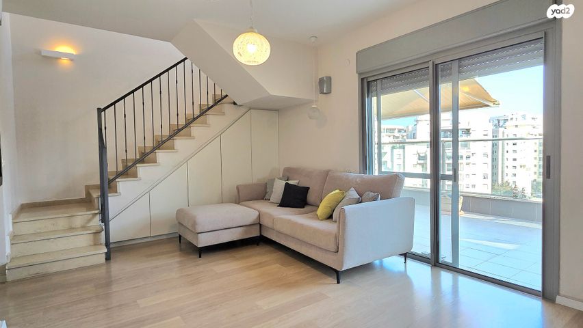 דופלקס, כפר גנים ג, פתח תקווה