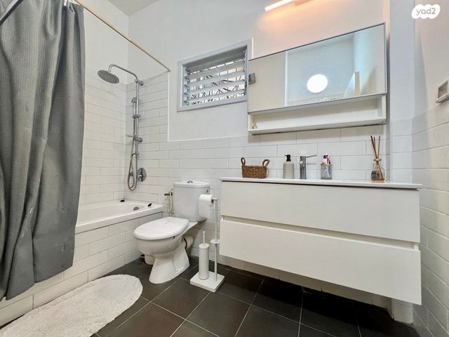 דירה, אמיל זולא, תל אביב יפו