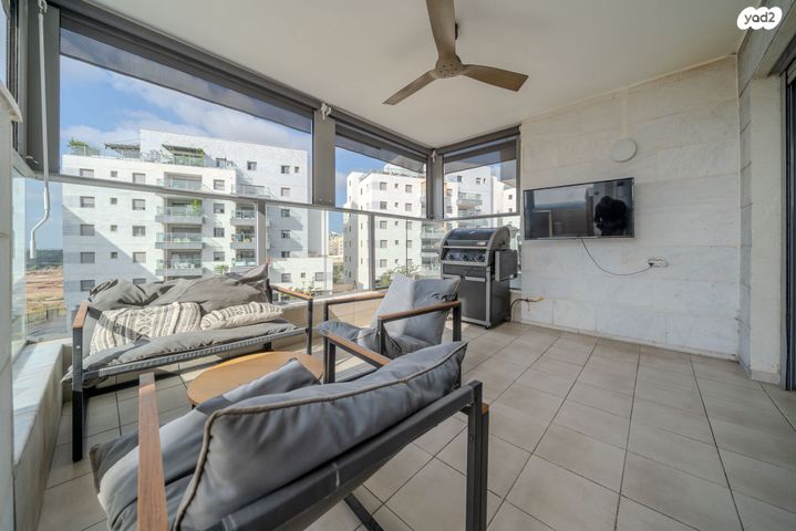 דירה, הקהילה 30, בצוותא, חריש