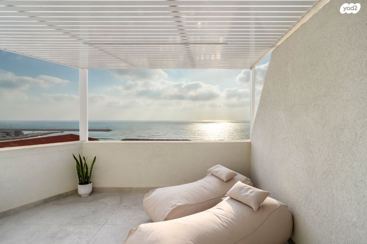 דירה, אלי לנדאו, הרצליה פיתוח, הרצליה