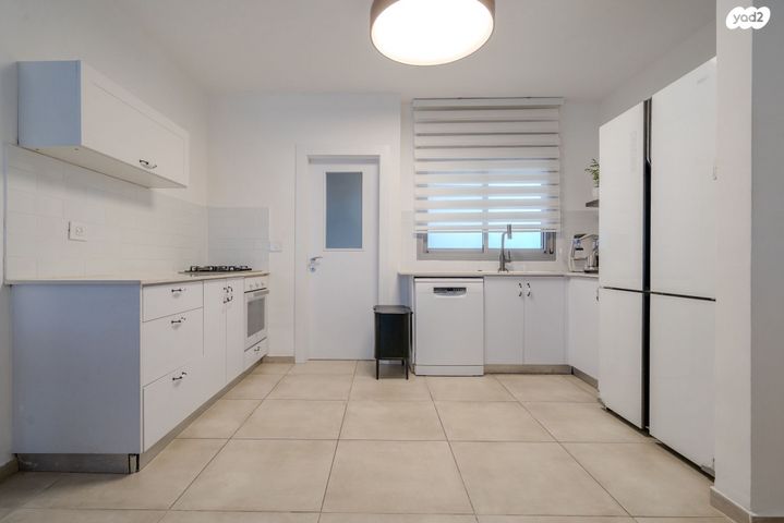 דירה, הקהילה 30, בצוותא, חריש