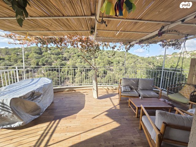 דו משפחתי, קרית טבעון