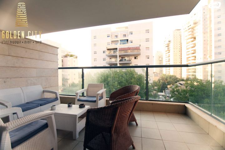 דירה, דרך הפארק 25, קרית השרון, נתניה