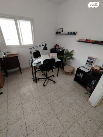 דירת גן, שטרית, שיכון ב, טבריה