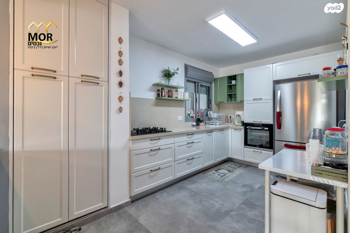 דירה, נווה אילן - אזרחי, יבנה