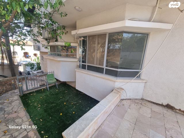 דו משפחתי, אירוס, שערי תקווה, שערי תקווה