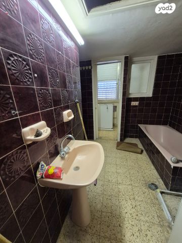 דירה, האחים טרבס 15, ד' / מערב מרכז העיר, רחובות