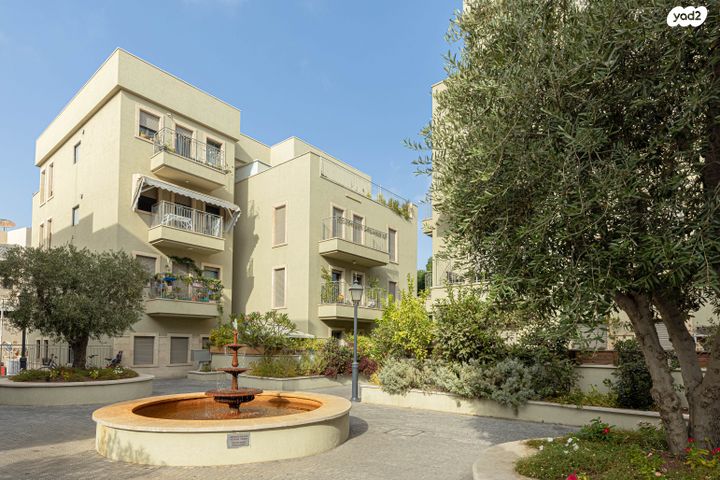 גג/ פנטהאוז, שמואל ירחינאי, צהלון, שיכוני חסכון, תל אביב יפו