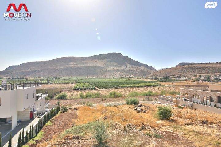 טריפלקס, האשכולית 1, מגדל, מגדל