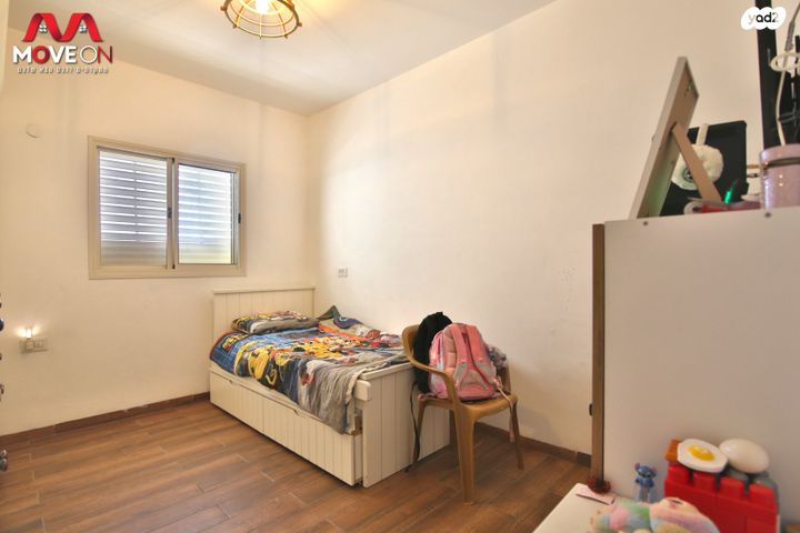 טריפלקס, האשכולית 1, מגדל, מגדל