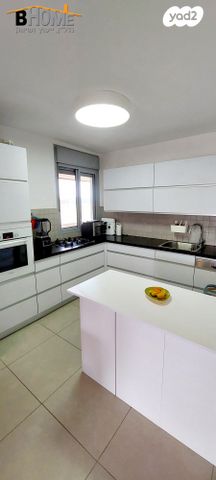 דירה, קדימה צורן