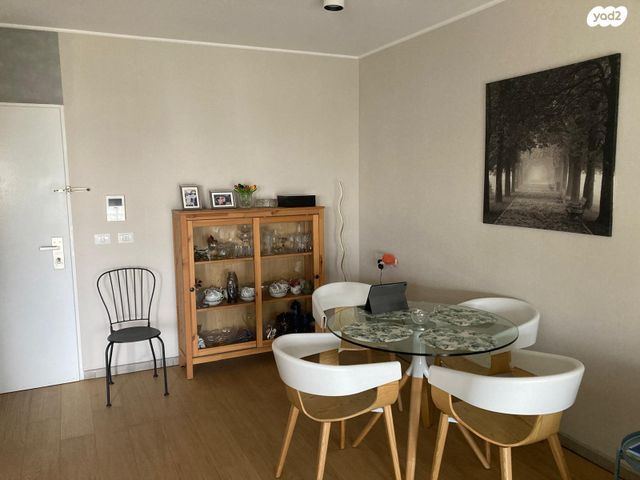 דירה, דרך העצמאות, ליבת העיר, יהוד מונוסון