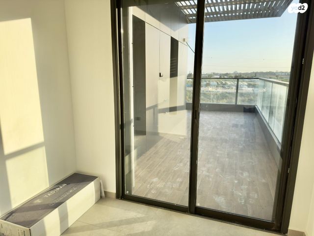 גג/ פנטהאוז, מאה ושישים 11, מרכז דרום, רעננה