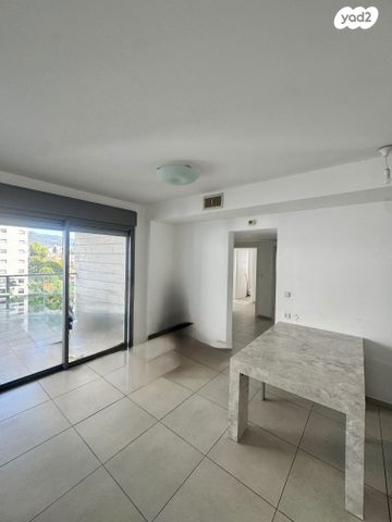 דירה, אלמוג, גלי כרמל, טירת כרמל