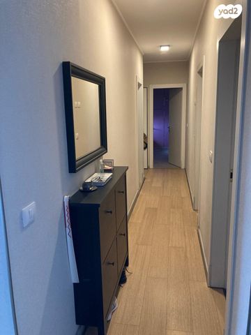 דירה, דרך העצמאות, ליבת העיר, יהוד מונוסון