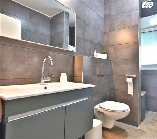 דירה, א.ד. גורדון, קרית מוצקין